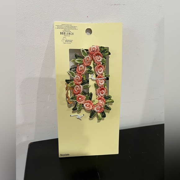 Firm! Studio Ghibli Kiki's Delivery Service Floral Jiji & Lily Charm Claw Clip - Picture 4 of 4